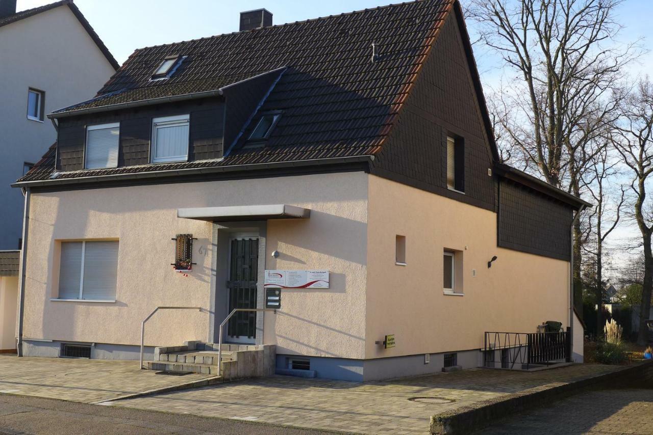 Messe Cgn/Dus Grossraeumige Wohnung In Guter Verkehrslage Leverkusen Esterno foto
