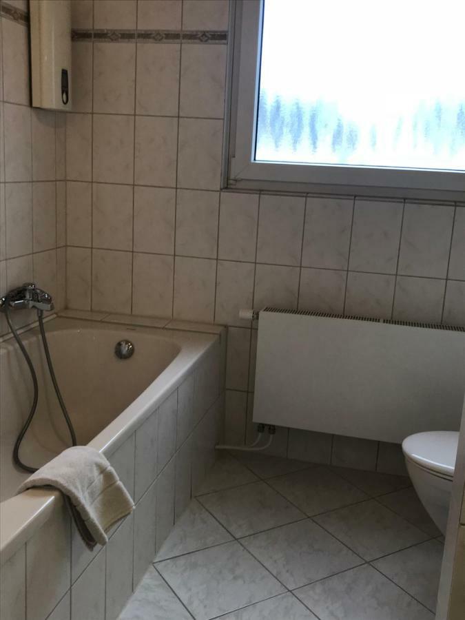 Messe Cgn/Dus Grossraeumige Wohnung In Guter Verkehrslage Leverkusen Esterno foto